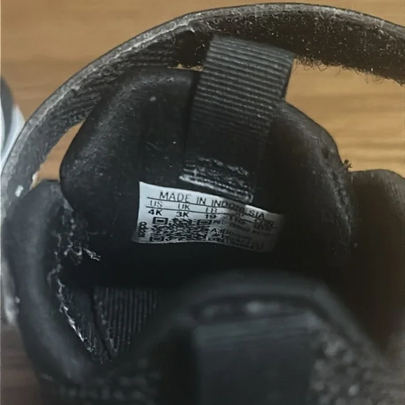 Toddler Adidas Shoe, Racer TR23 Lightweight Slip On. 4K. Black/White Soles - Picture 6 of 10